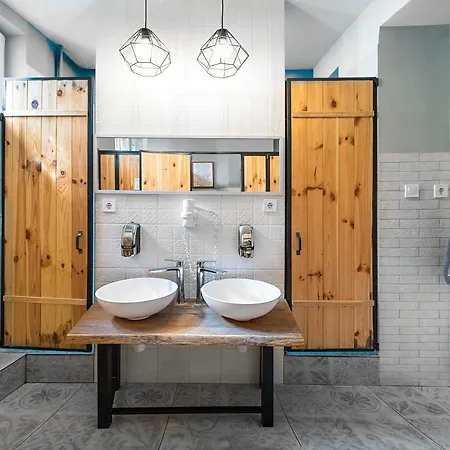 Eco Drova ホステル